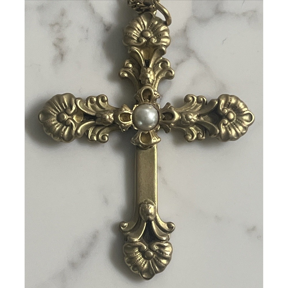 Vintage Gold Tone Ornate Large Cross Pendant Faux Pearl Floral Chain Necklace